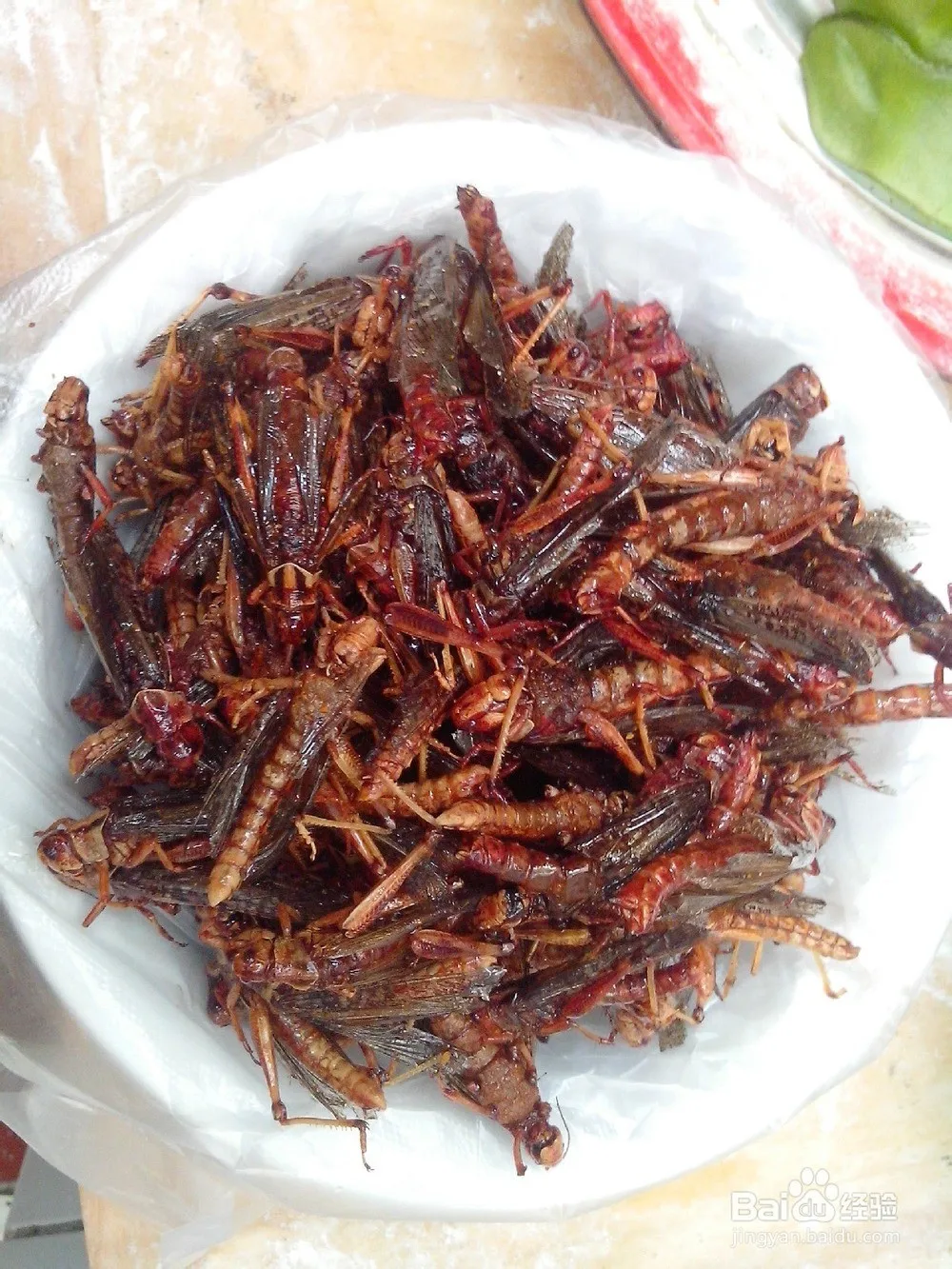 Zero-Additive Dried Locusts for Organic Feed image thumbnail